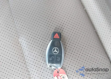 2011 Mercedes-Benz E 350 4Matic z USA, uszkodzony, nr VIN WDDHF8HB1BA424909